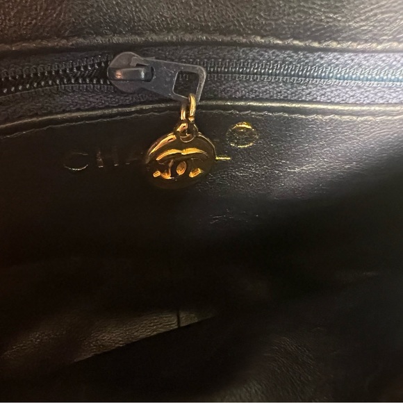 CHANEL CC Lambskin Leather Camera Crossbody 1992 Bag (Authentic Pre-Owned) Navy - Picture 9 of 16